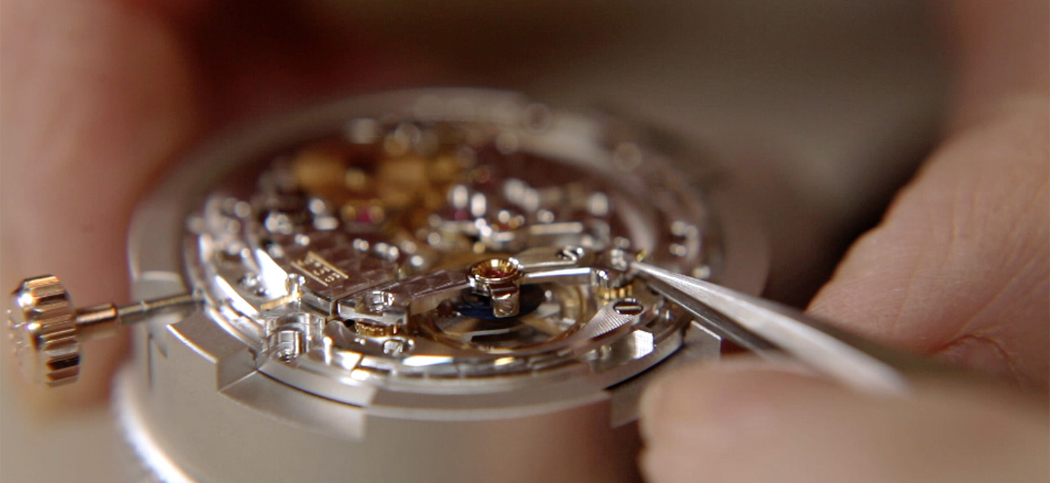 servicing02 inside mechanism of a watch, screenshot